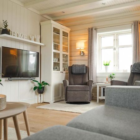 Lofoten Suite Apartments - Rostad Retro Rorbuer Reine Exteriér fotografie