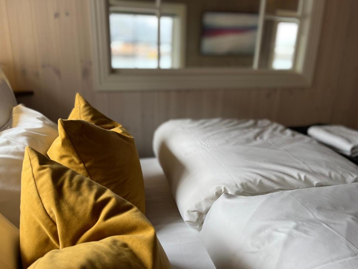 Lofoten Suite Apartments - Rostad Retro Rorbuer Reine Exteriér fotografie