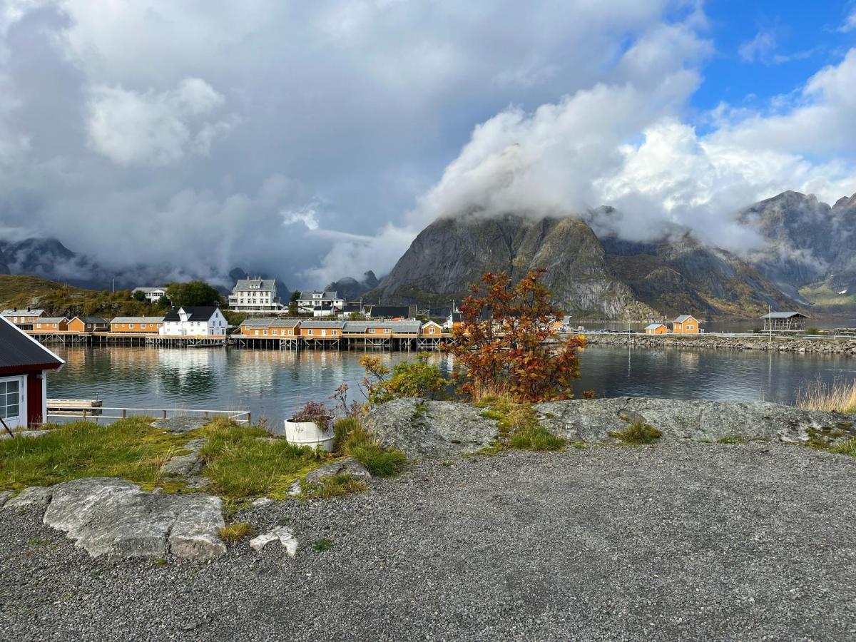 Lofoten Suite Apartments - Rostad Retro Rorbuer Reine Exteriér fotografie