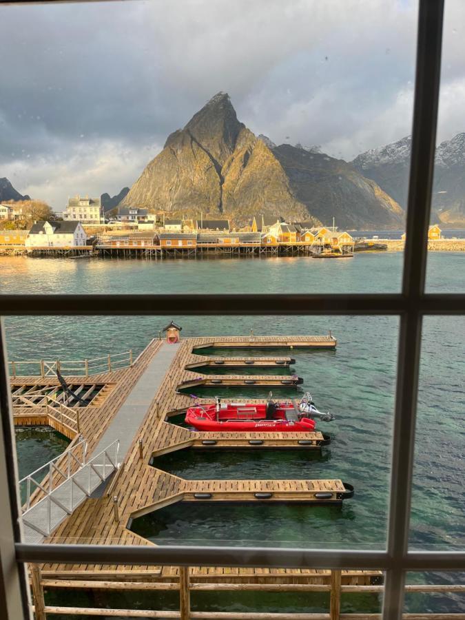 Lofoten Suite Apartments - Rostad Retro Rorbuer Reine Exteriér fotografie