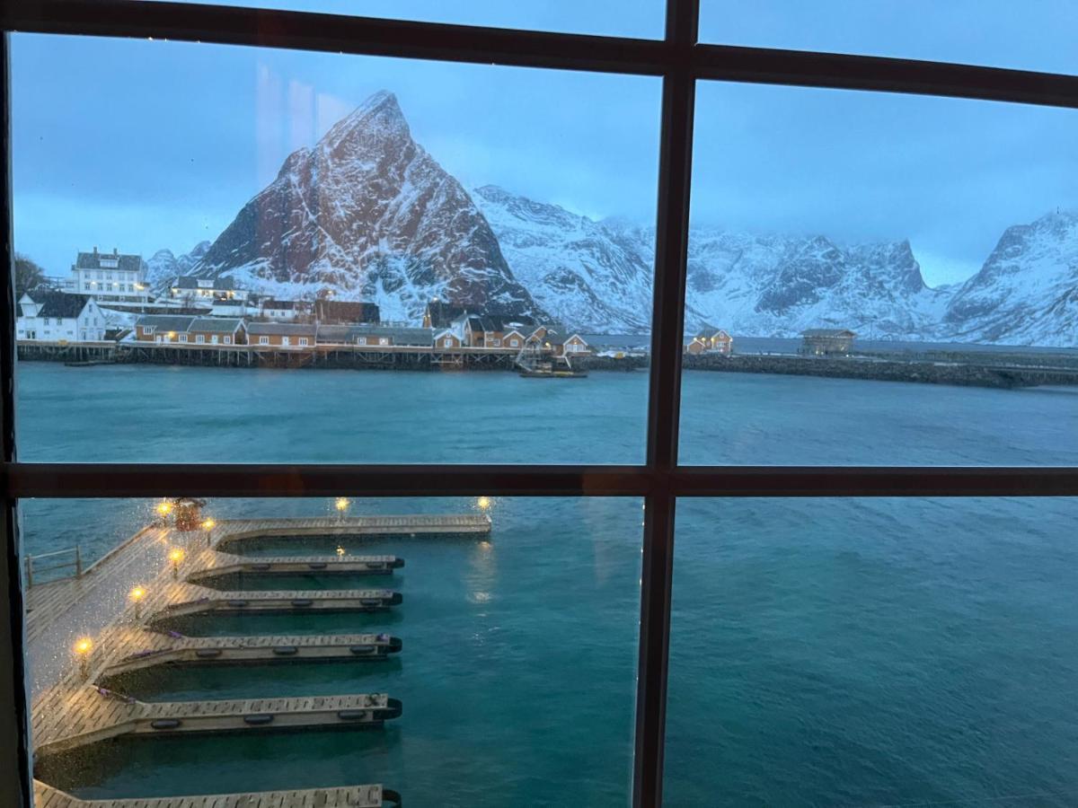 Lofoten Suite Apartments - Rostad Retro Rorbuer Reine Exteriér fotografie