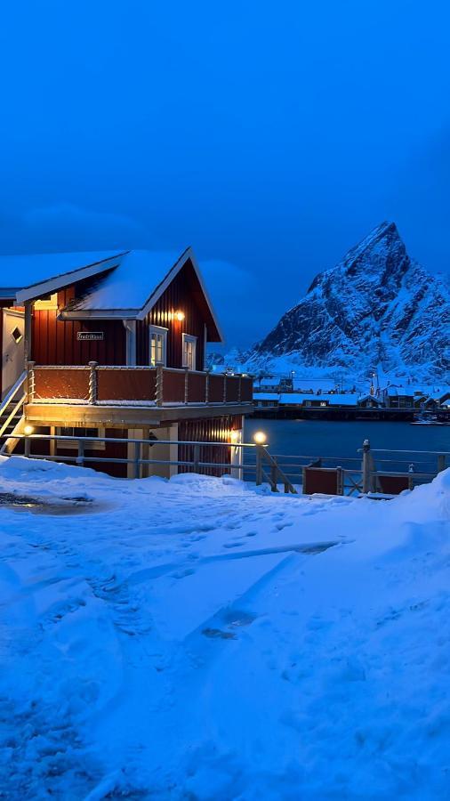 Lofoten Suite Apartments - Rostad Retro Rorbuer Reine Exteriér fotografie
