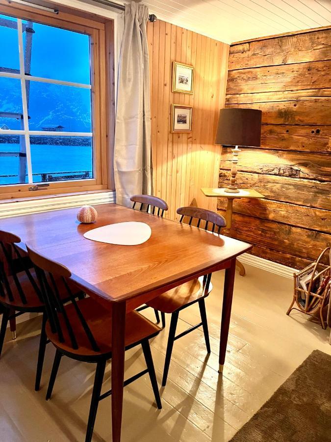 Lofoten Suite Apartments - Rostad Retro Rorbuer Reine Exteriér fotografie