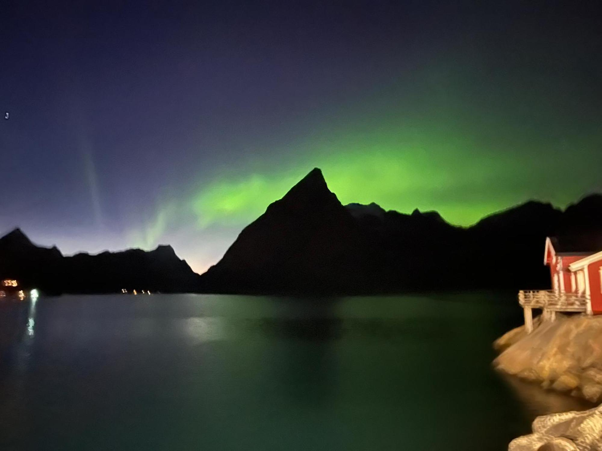 Lofoten Suite Apartments - Rostad Retro Rorbuer Reine Exteriér fotografie
